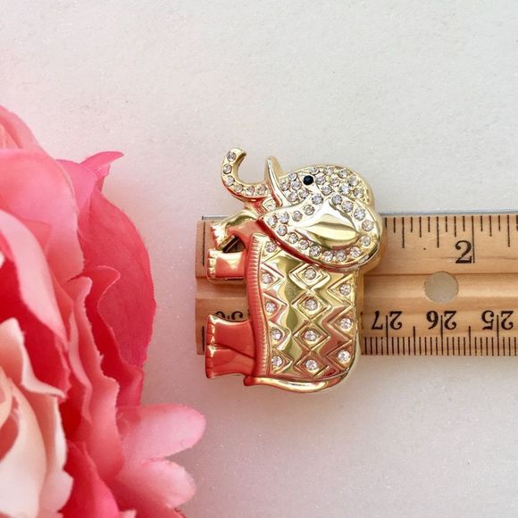 Goldtone Elephant Brooch Pin CZ Gems & Texture NWT - Picture 5 of 6